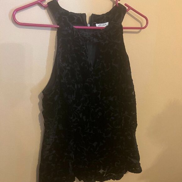 NWT Ultra Pink large black velvet top - Picture 1 of 9